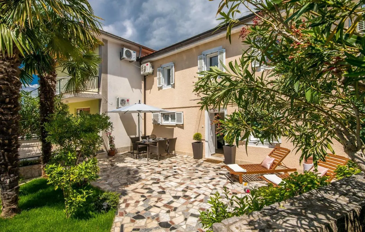 Holiday House Serenity Malinska 0*,