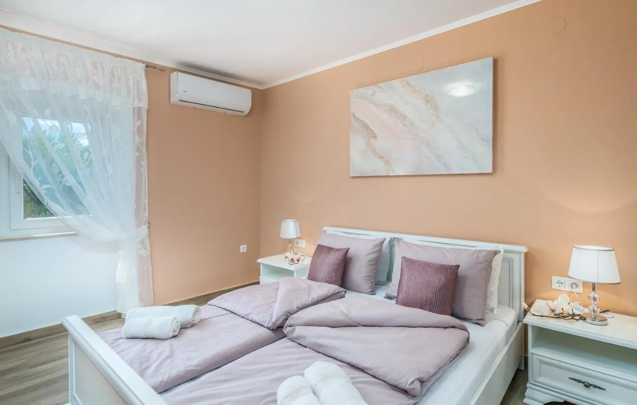 Ferienhaus Holiday House Serenity Malinska Kroatien