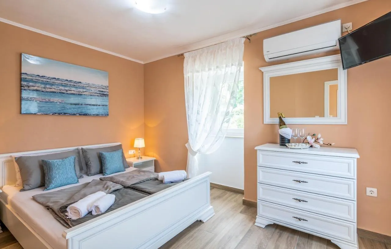 Holiday home Holiday House Serenity Malinska