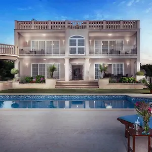Luxury Carissa Apartment